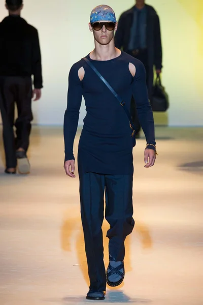 Look 39